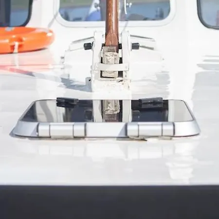 Classic Boat 4-6p Boco Living Marina