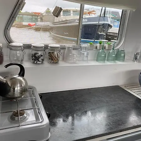Apartment Classic Boat 4-6p Boco Living Marina Rotterdam