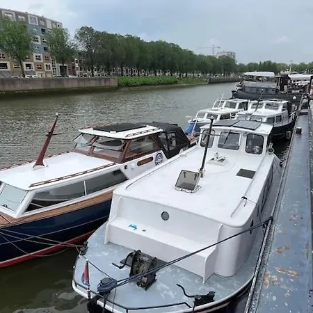 Classic Boat 4-6p Boco Living Marina Apartment