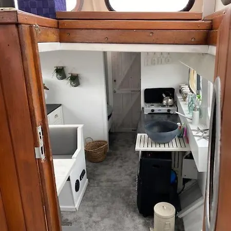 Classic Boat 4-6p Boco Living Marina * Rotterdam