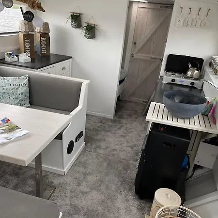 Apartment Classic Boat 4-6p Boco Living Marina Rotterdam