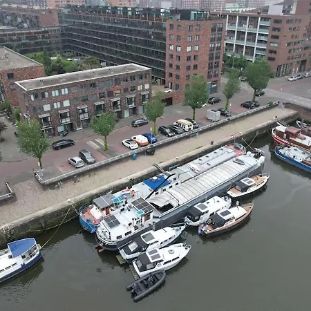 Classic Boat 4-6p Boco Living Marina *