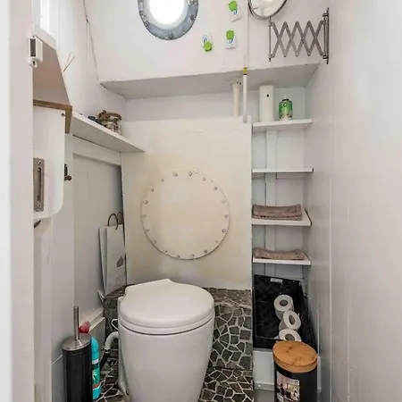 Classic Boat 4-6p Boco Living Marina Apartment *