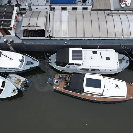 Classic Boat 4-6p Boco Living Marina Apartment *