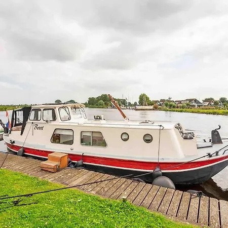 Classic Boat 4-6p Boco Living Marina *