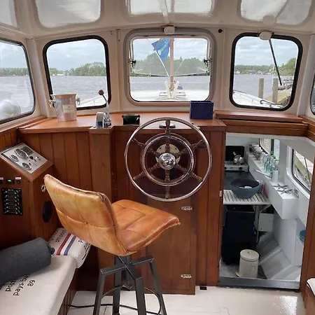 Apartment Classic Boat 4-6p Boco Living Marina Rotterdam